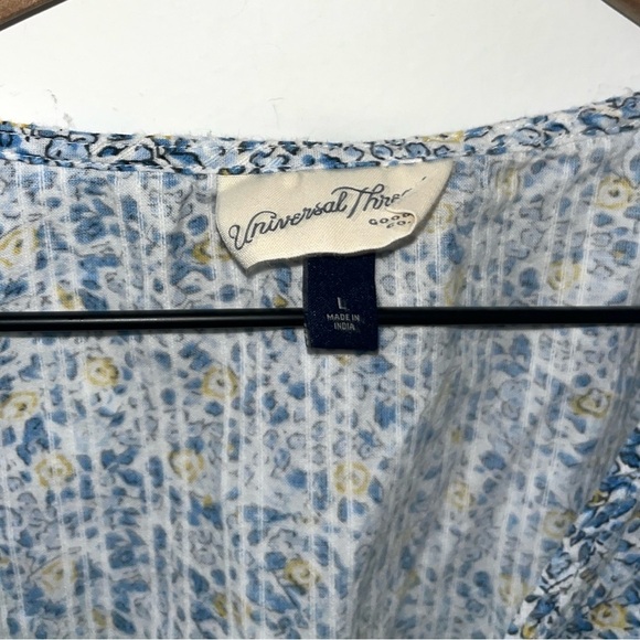 Universal Thread Blue Floral Flutter Sleeveless Cropped Wrap Top Size Large - Picture 4 of 10